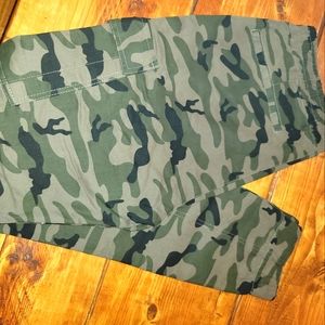 Forever 21 Mens Camo Never Warn Large